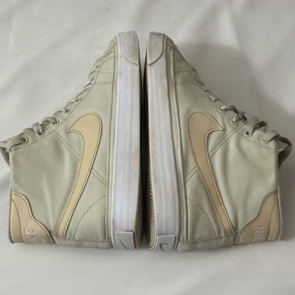 Women's Nike Court Legacy Cnvs Mid Light Bone/Sanddrift White DD0161-002 Size 8 - Picture 6 of 16